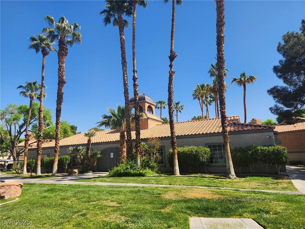 Las Vegas, NV 89107,5220 Mission Carmel LN #101