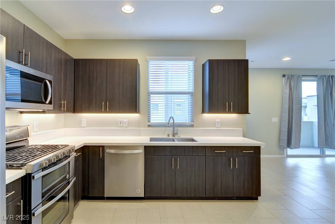 Las Vegas, NV 89135,11236 Rainbow Peak AVE #211