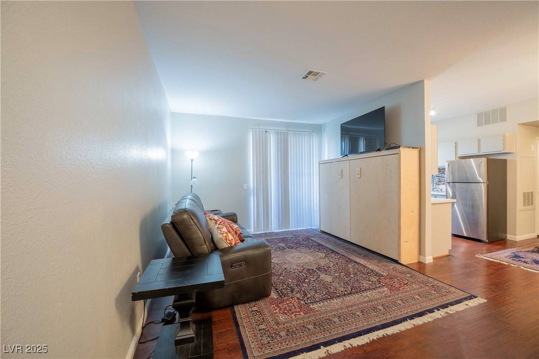 Henderson, NV 89012,231 W Horizon Ridge Pkwy #811