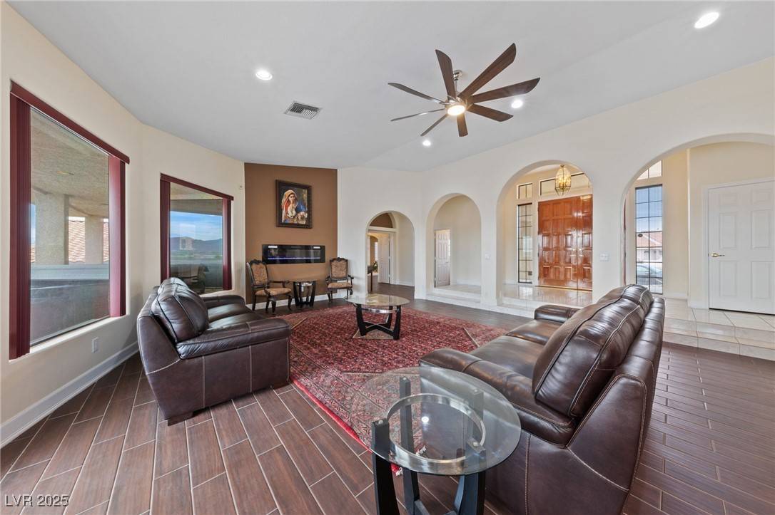 Henderson, NV 89011,1056 Calico Ridge DR