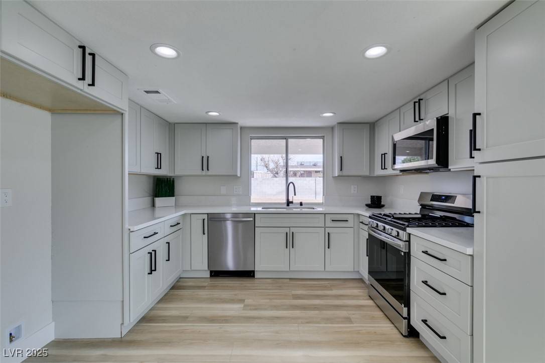 Las Vegas, NV 89107,5508 Kettering PL