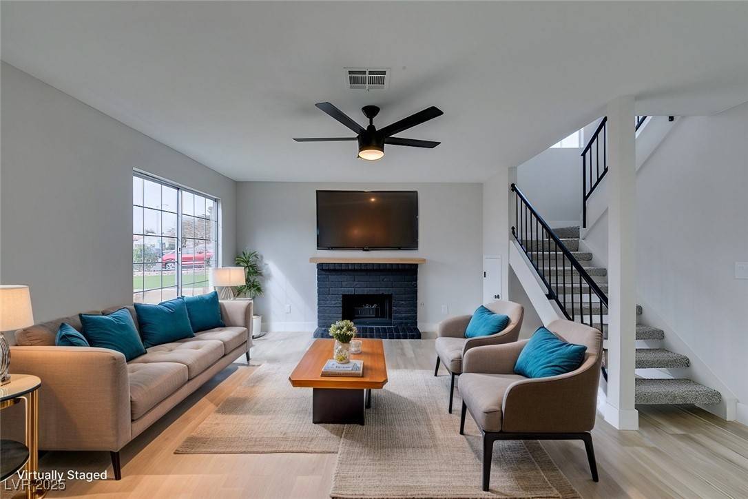 Las Vegas, NV 89107,5508 Kettering PL