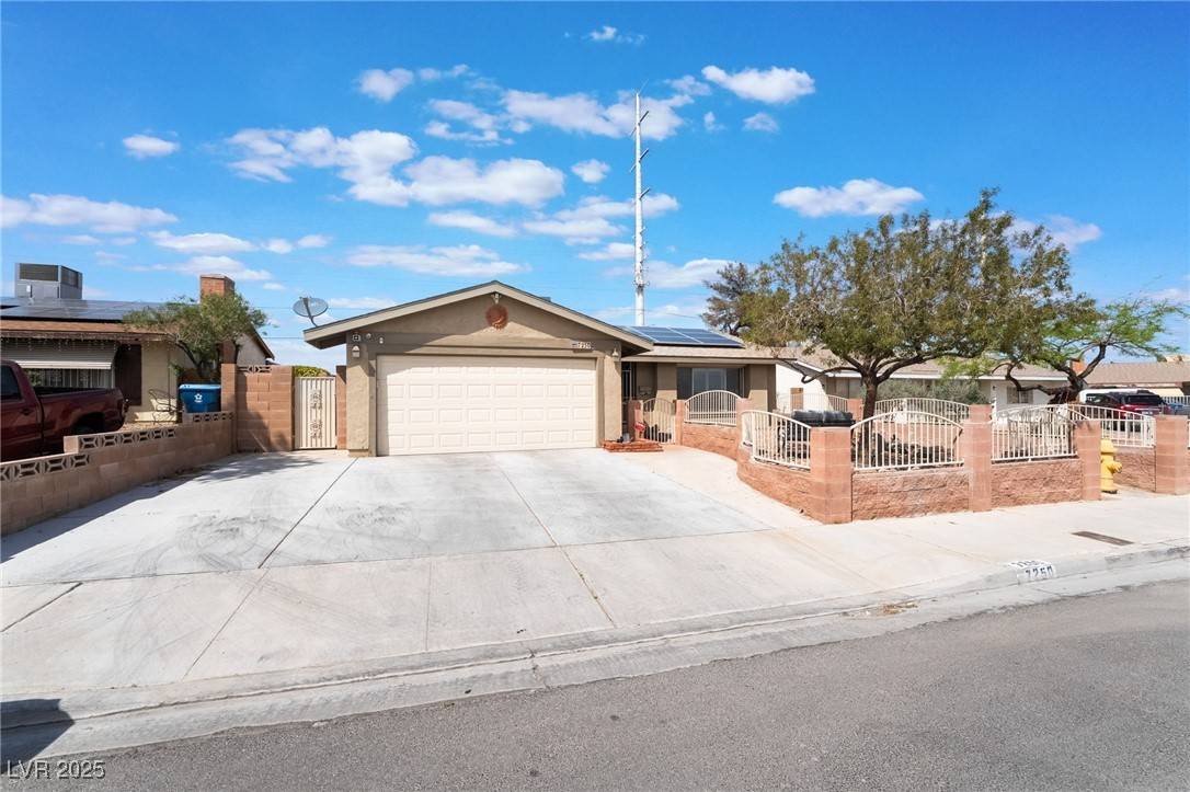 Las Vegas, NV 89147,7250 Clearwater CIR
