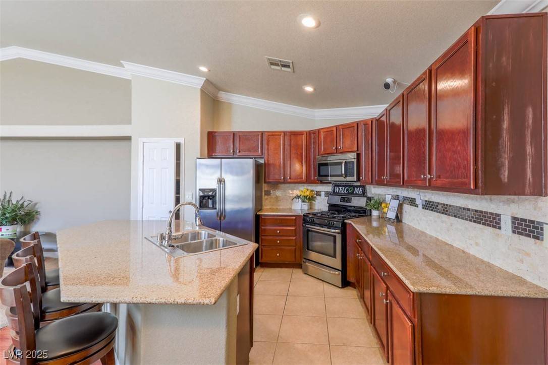 North Las Vegas, NV 89081,5828 Autumn Damask ST
