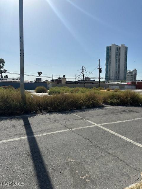 Las Vegas, NV 89104,2127 Paradise RD