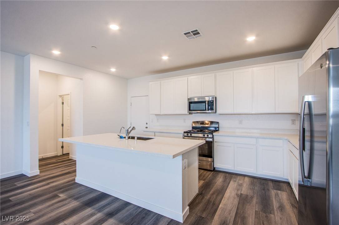 Henderson, NV 89015,266 Walsh Peak AVE