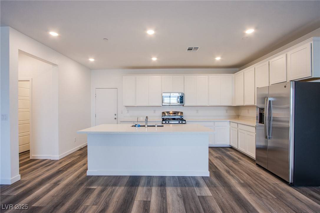 Henderson, NV 89015,266 Walsh Peak AVE