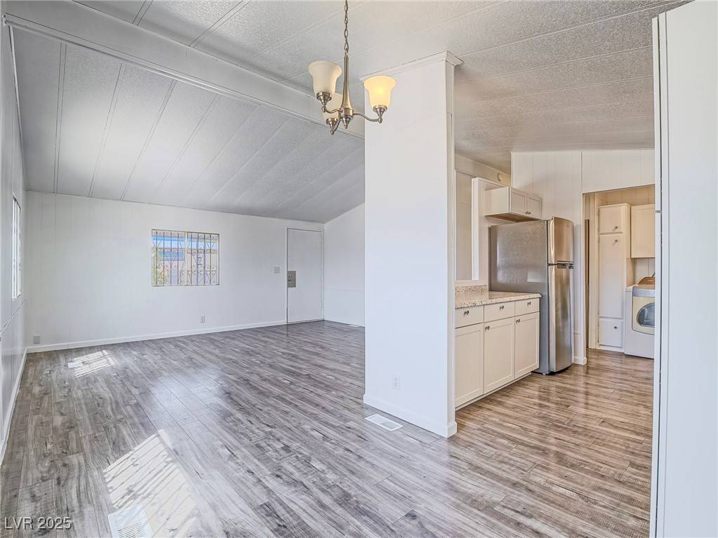 Las Vegas, NV 89156,2576 Athena DR