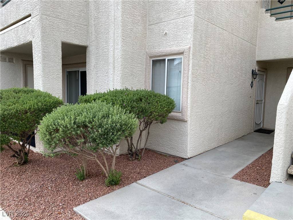Las Vegas, NV 89145,7912 Foxwood PL #102