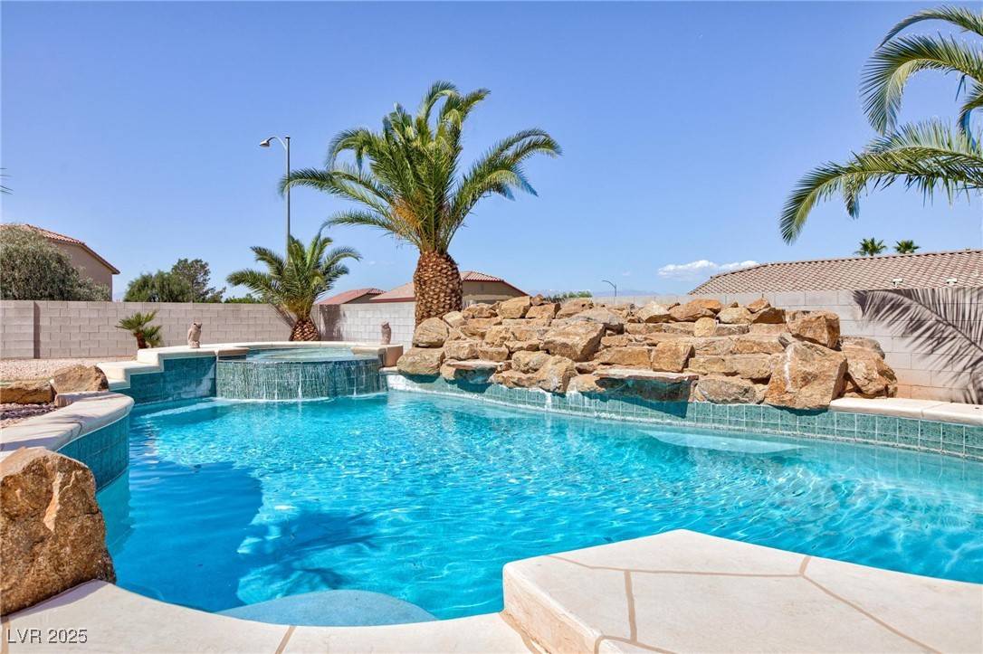 Las Vegas, NV 89110,6638 Dazzling Heights LN