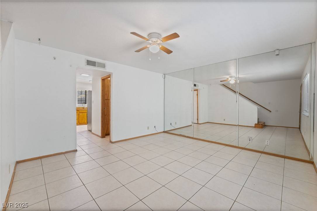 Las Vegas, NV 89156,7084 Burcot AVE #D27