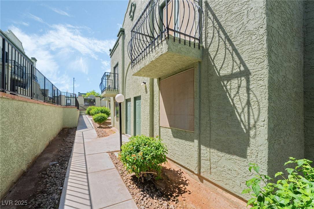 Las Vegas, NV 89156,7084 Burcot AVE #D27