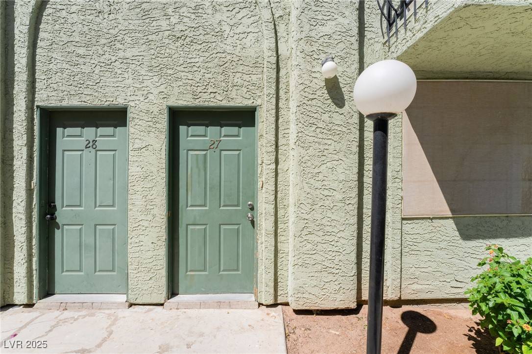 Las Vegas, NV 89156,7084 Burcot AVE #D27