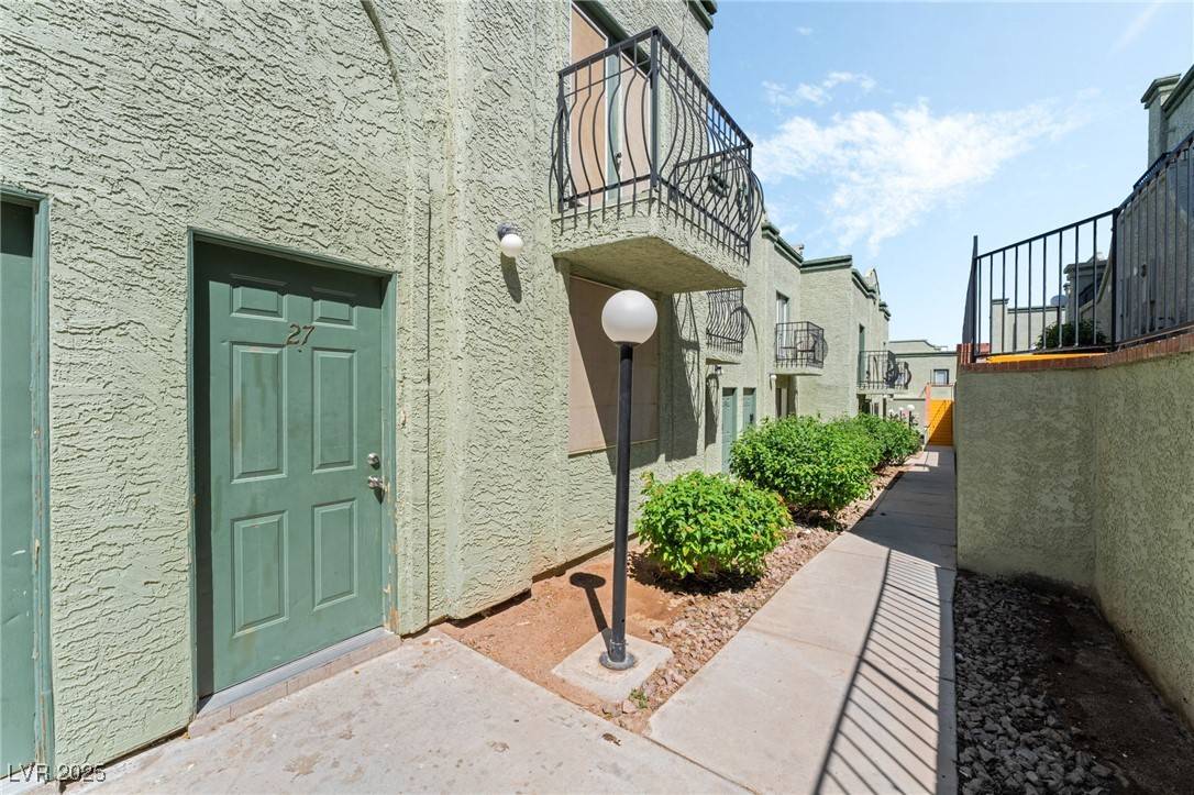 Las Vegas, NV 89156,7084 Burcot AVE #D27