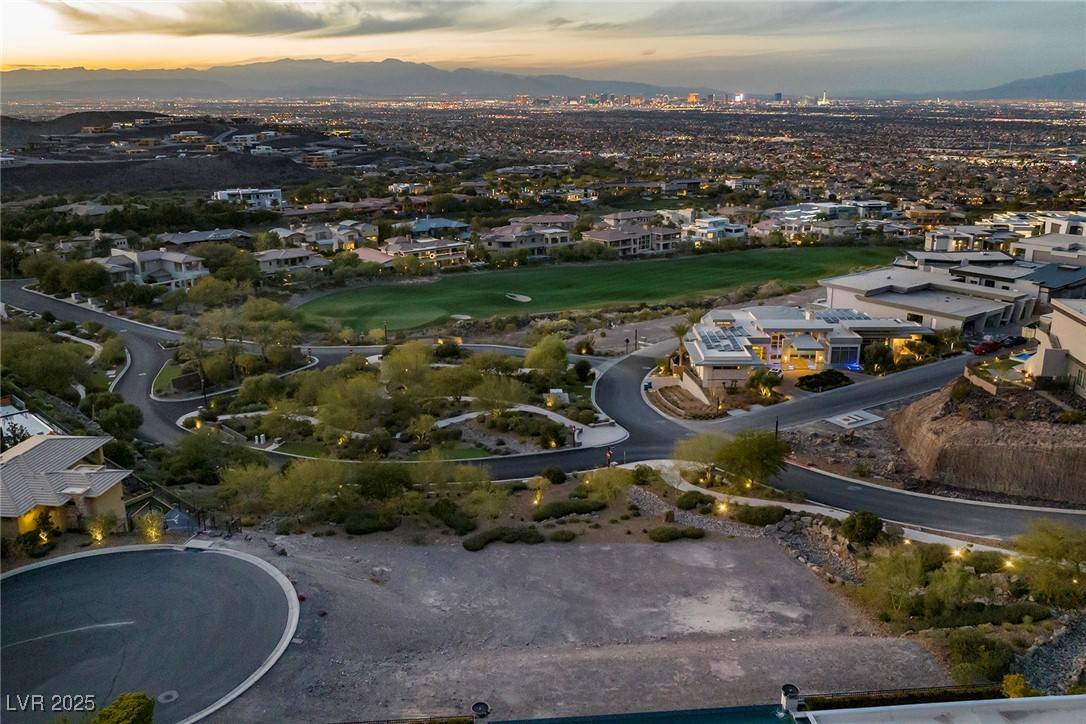 Henderson, NV 89012,657 Boulder Summit DR