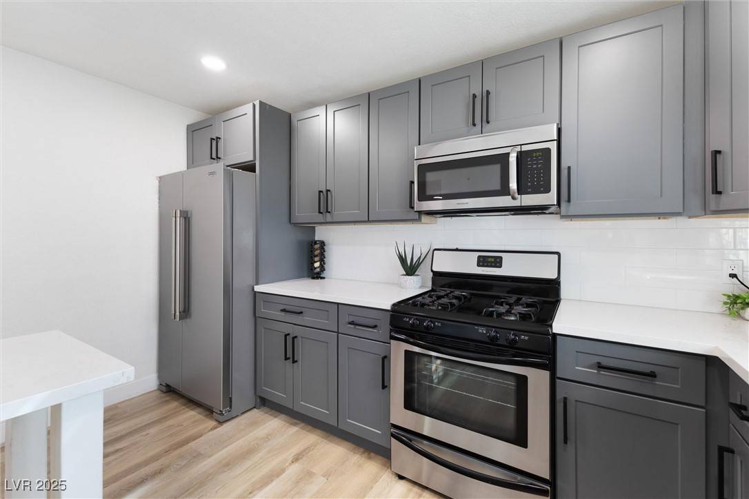 North Las Vegas, NV 89030,2724 Spear ST