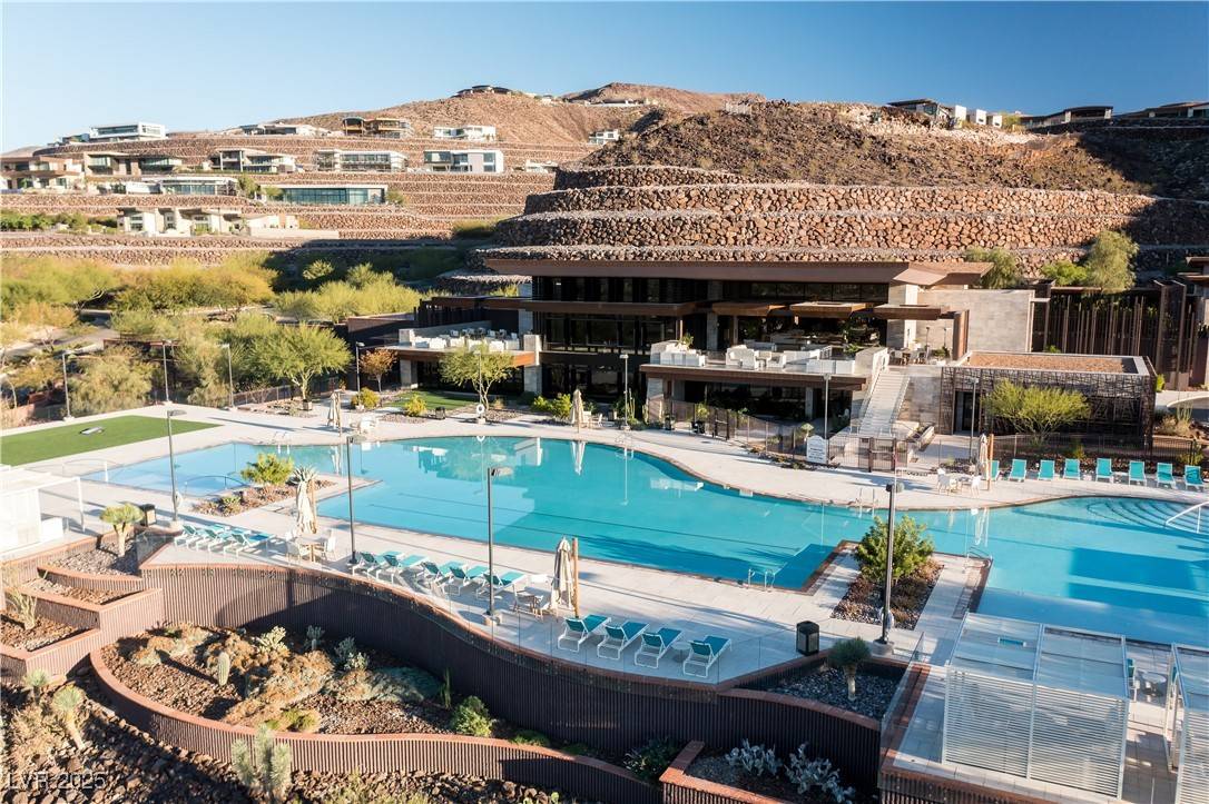 Henderson, NV 89012,9 Chisel Crest CT