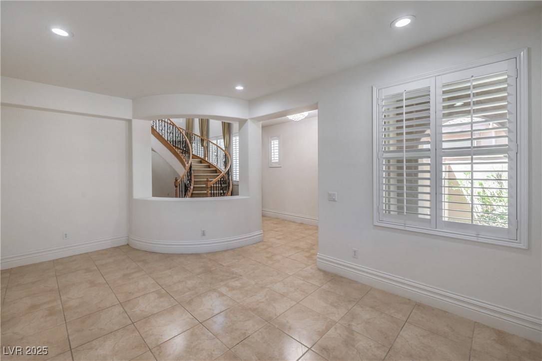Las Vegas, NV 89148,207 Crooked Putter DR