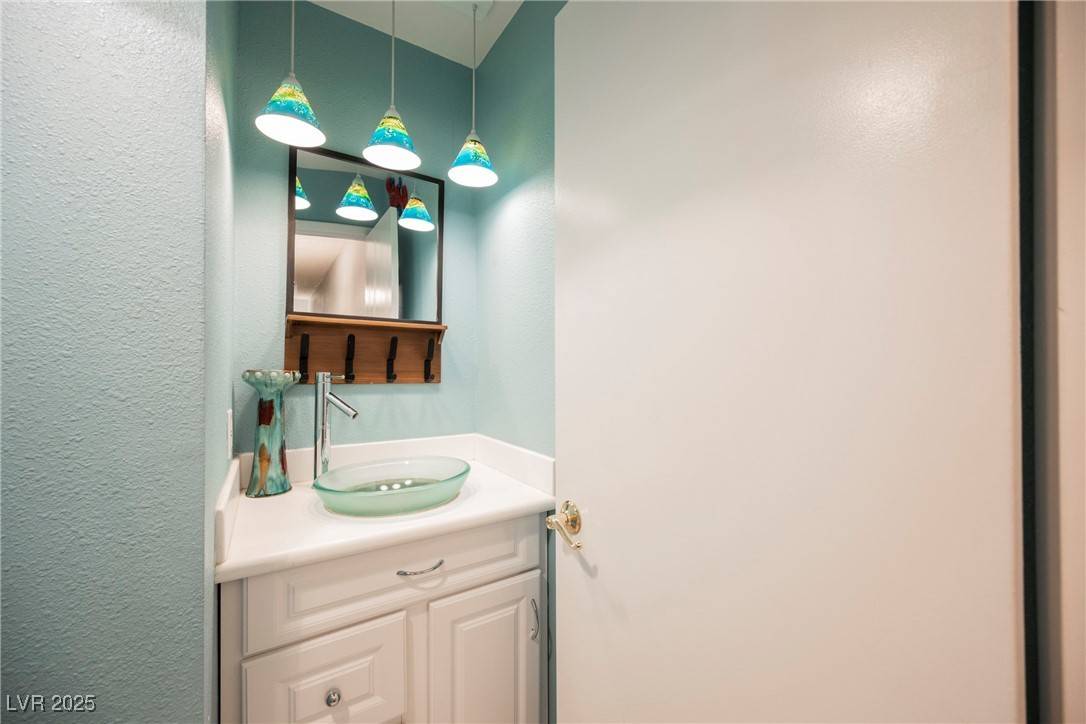 Boulder City, NV 89005,1303 Darlene WAY #105B