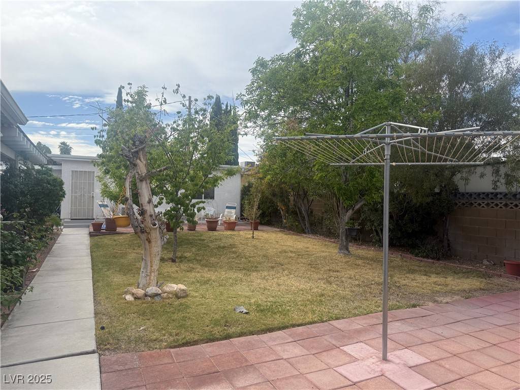 Las Vegas, NV 89117,2045 S Tenaya WAY
