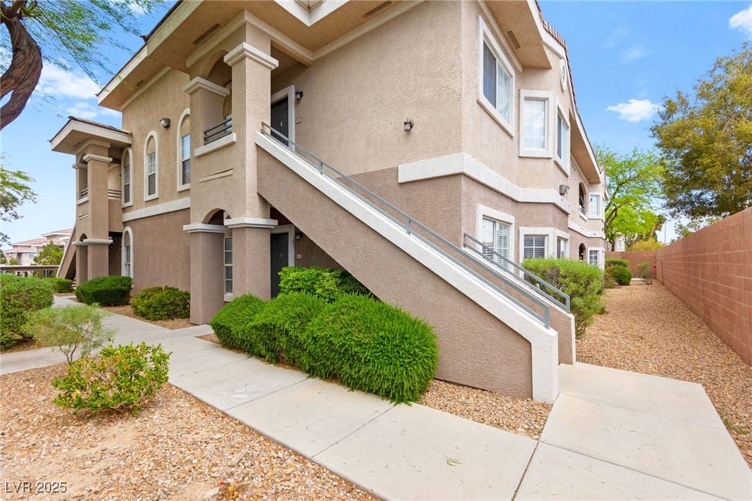 Las Vegas, NV 89148,9330 W Maule AVE #143