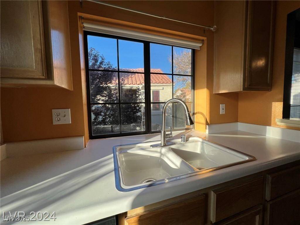 Las Vegas, NV 89103,4855 S Torrey Pines DR #201