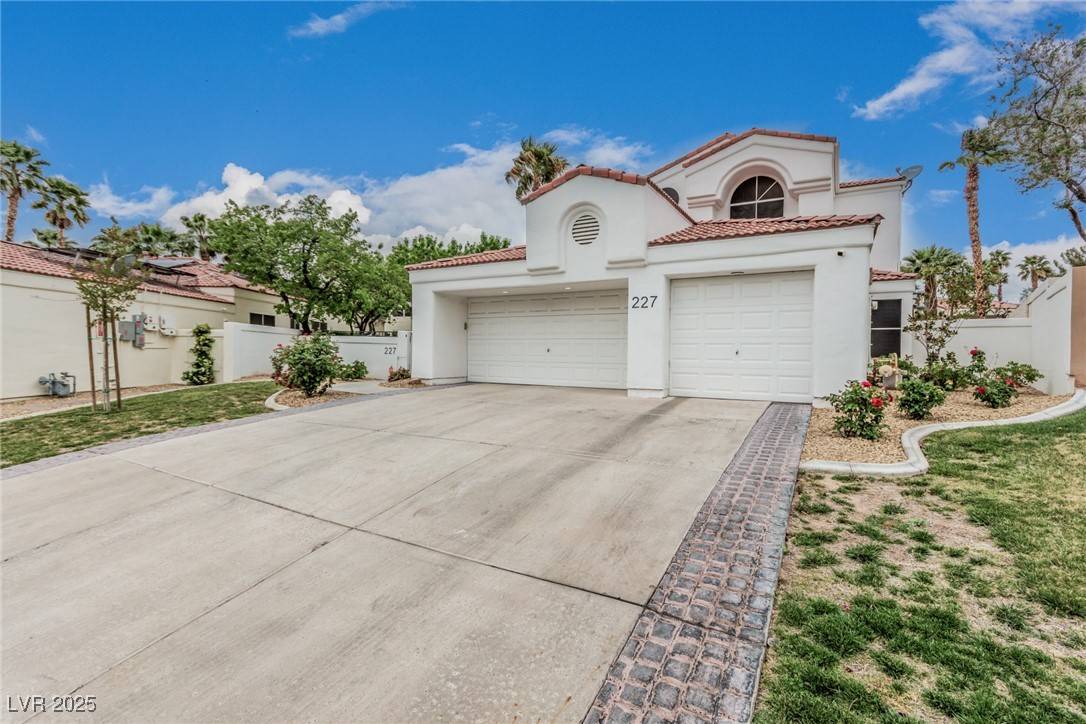 Henderson, NV 89074,227 Drysdale CIR