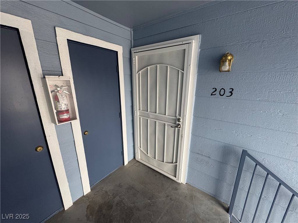 Las Vegas, NV 89122,5320 Portavilla CT #203