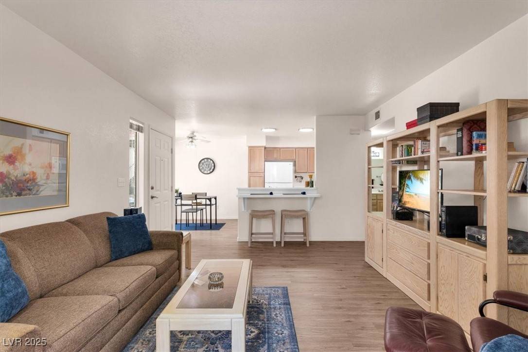 Las Vegas, NV 89120,5235 Caspian Springs ST #101