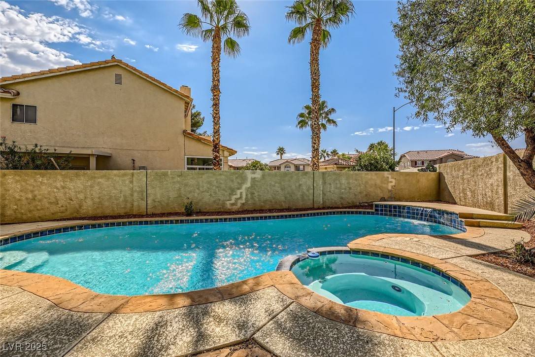 Las Vegas, NV 89117,3381 Biscayne Bay DR