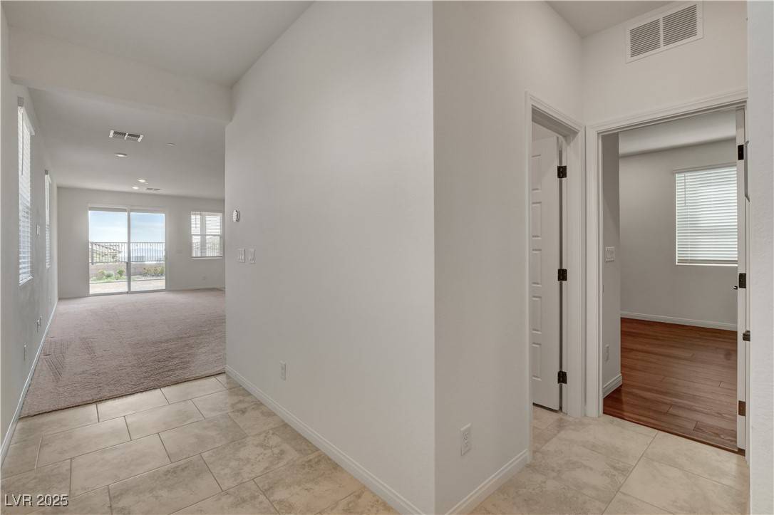 Las Vegas, NV 89166,5406 Zacatin CT