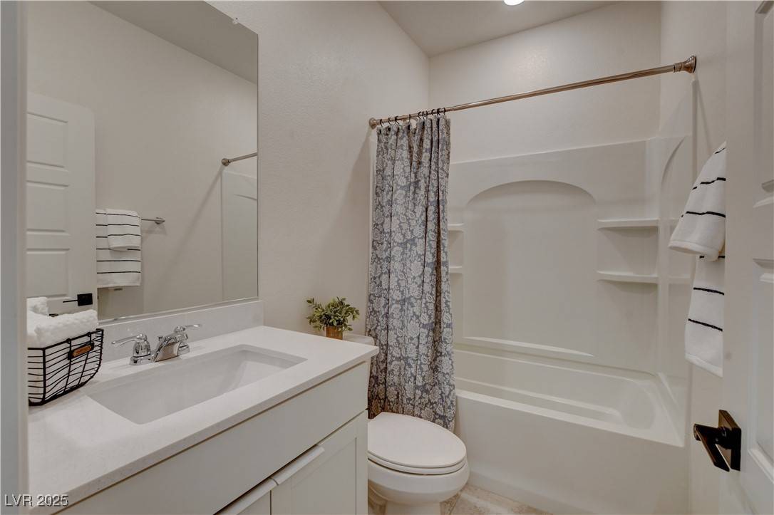 Las Vegas, NV 89166,5406 Zacatin CT