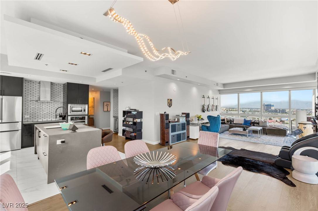 Las Vegas, NV 89103,4471 Dean Martin DR #1210