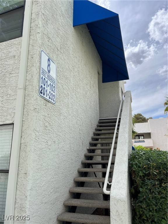 Las Vegas, NV 89146,2637 Red Rock ST #202