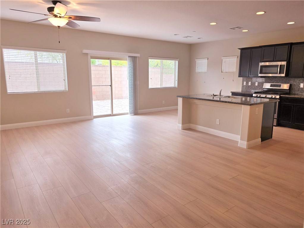 Henderson, NV 89014,373 Wilford Springs ST