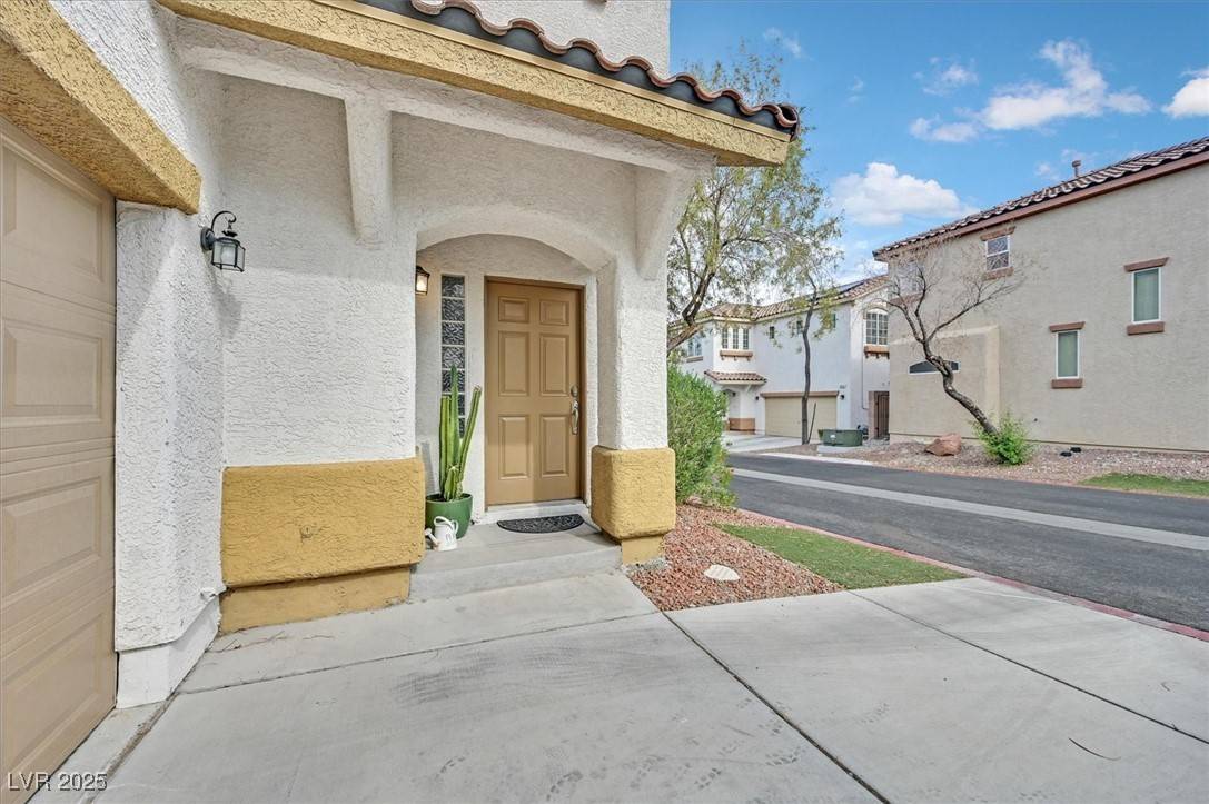 Las Vegas, NV 89149,8952 Sunrise Mesa CT