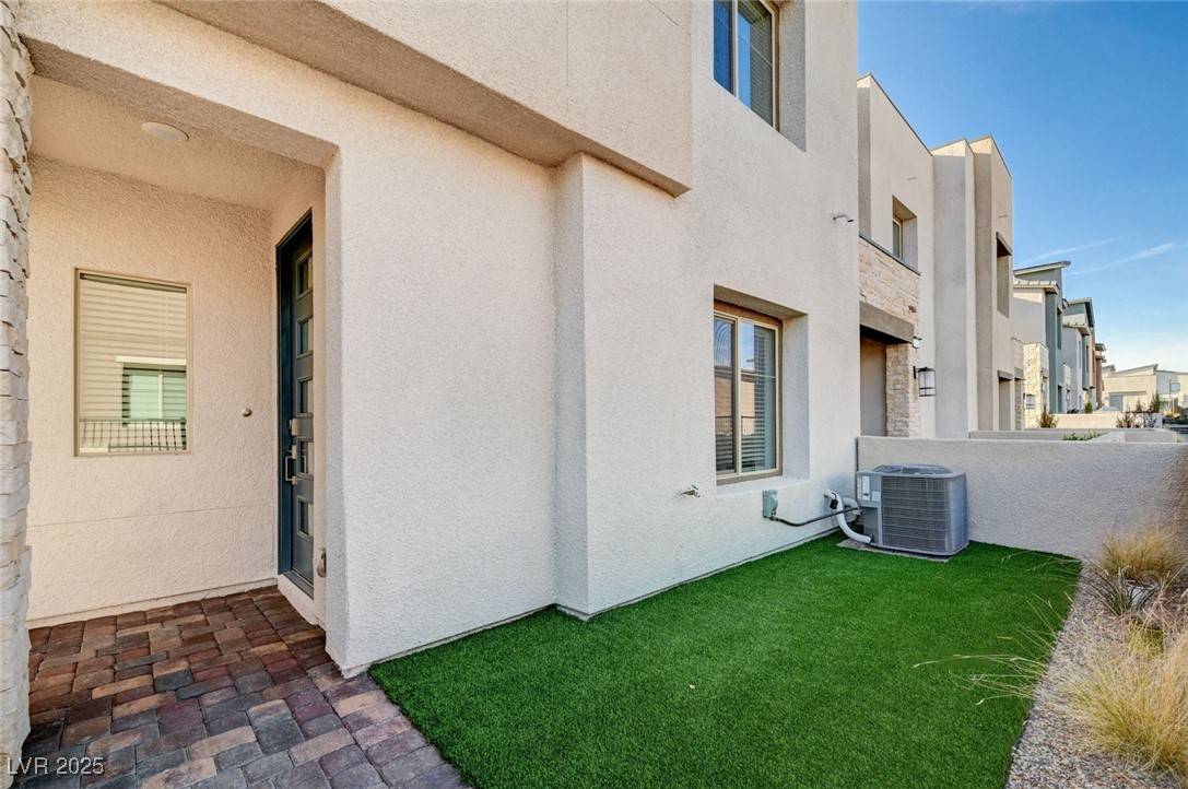 Las Vegas, NV 89138,600 N Carriage Hill DR #1018