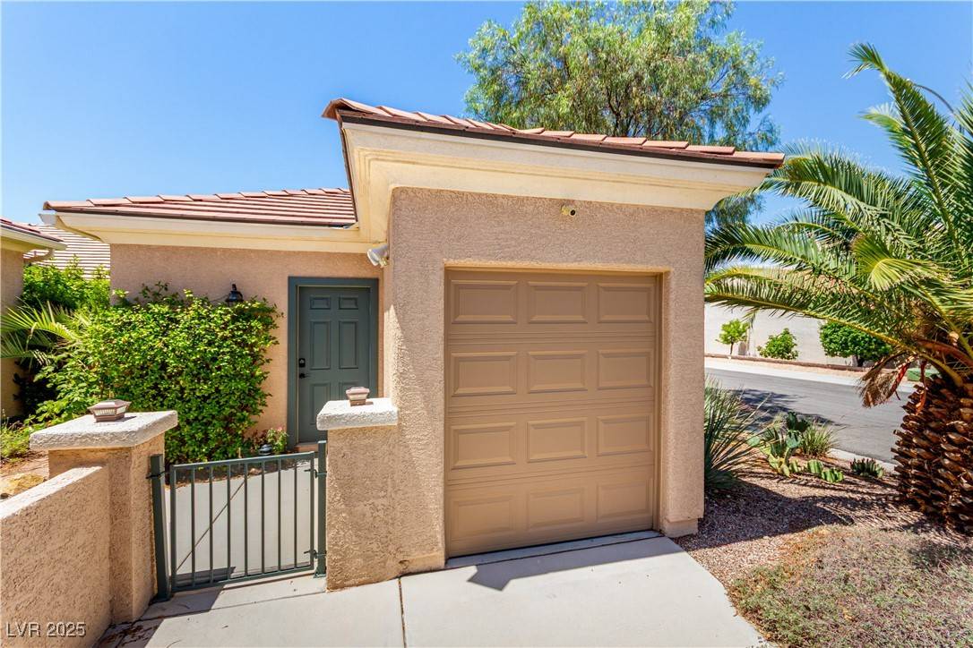 Henderson, NV 89044,2489 Black River Falls DR