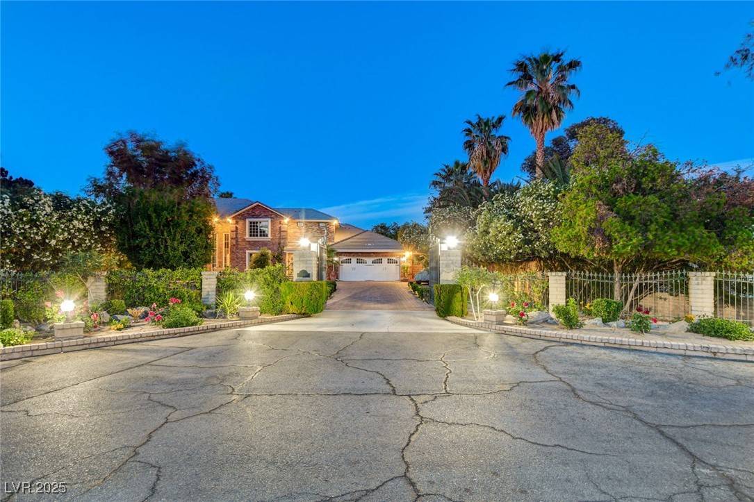 Las Vegas, NV 89120,7001 Alamitos CIR