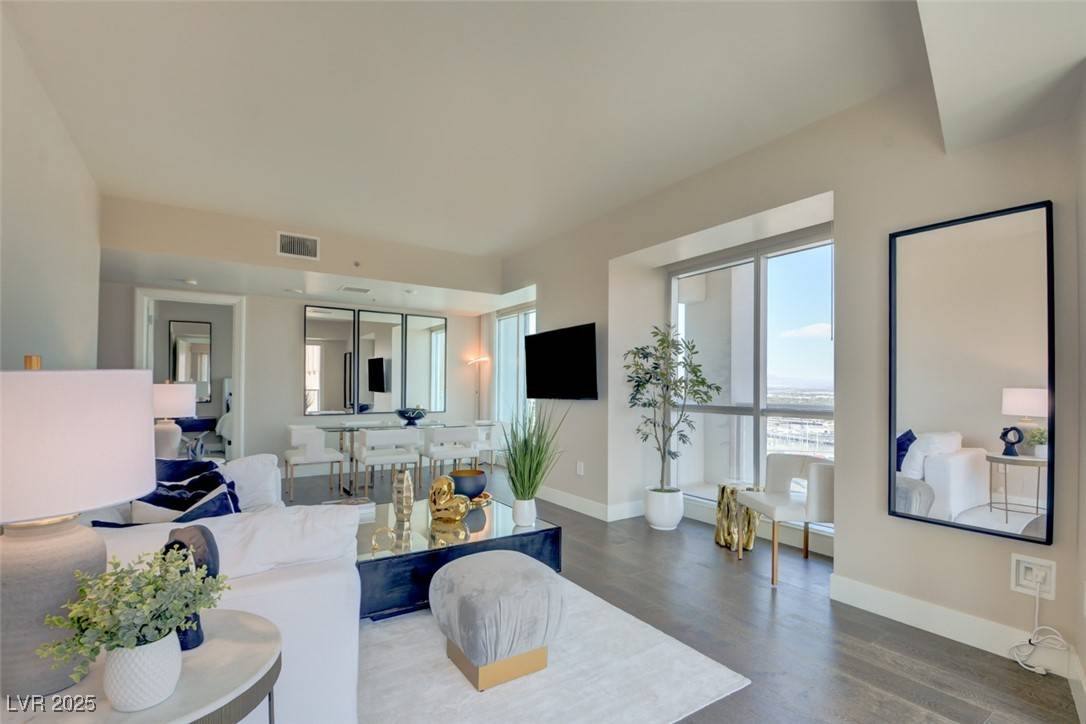 Las Vegas, NV 89109,2700 Las Vegas BLVD #2303