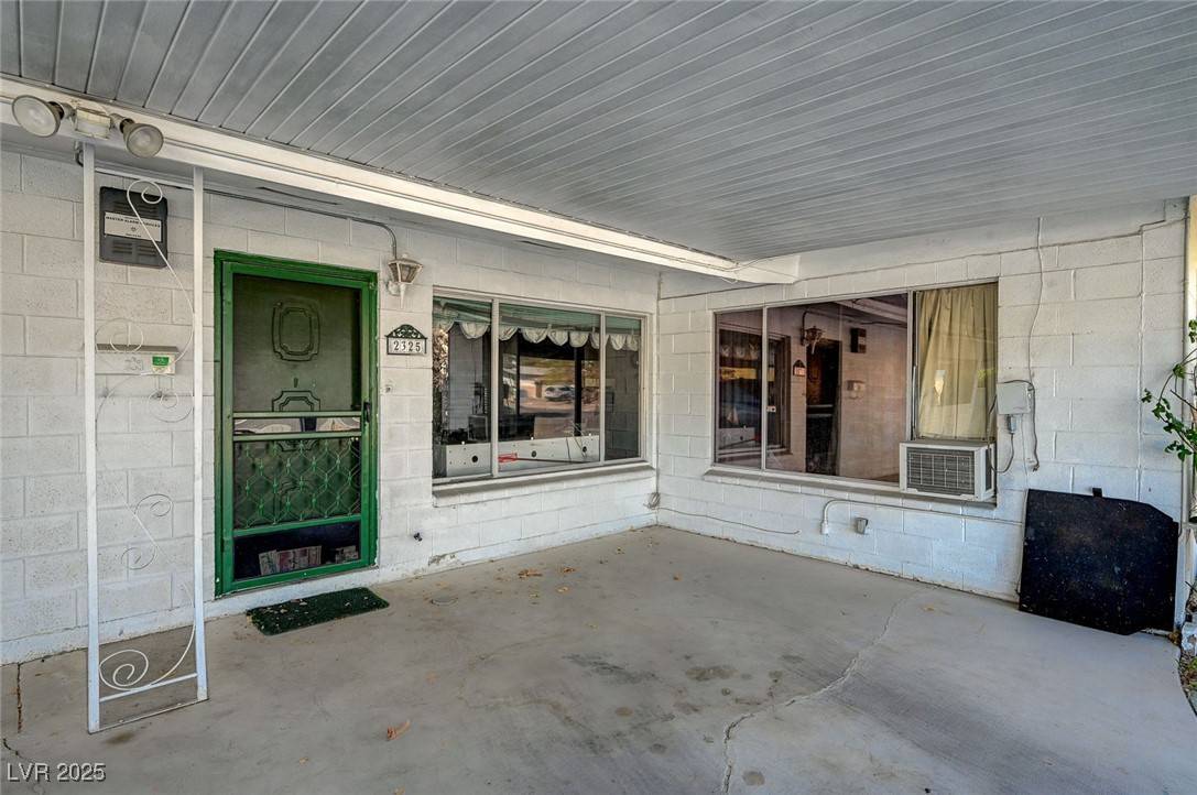 Las Vegas, NV 89169,2325 Sombrero DR