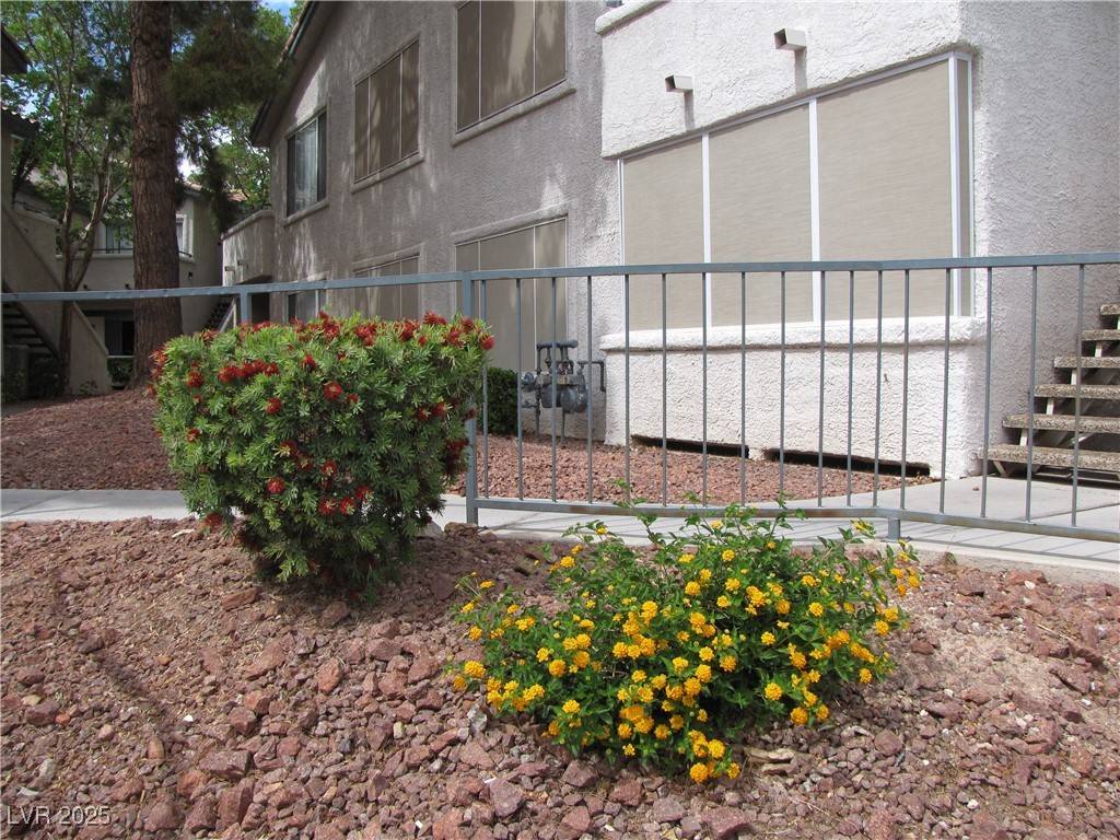 Las Vegas, NV 89120,5241 Caspian Springs DR #103