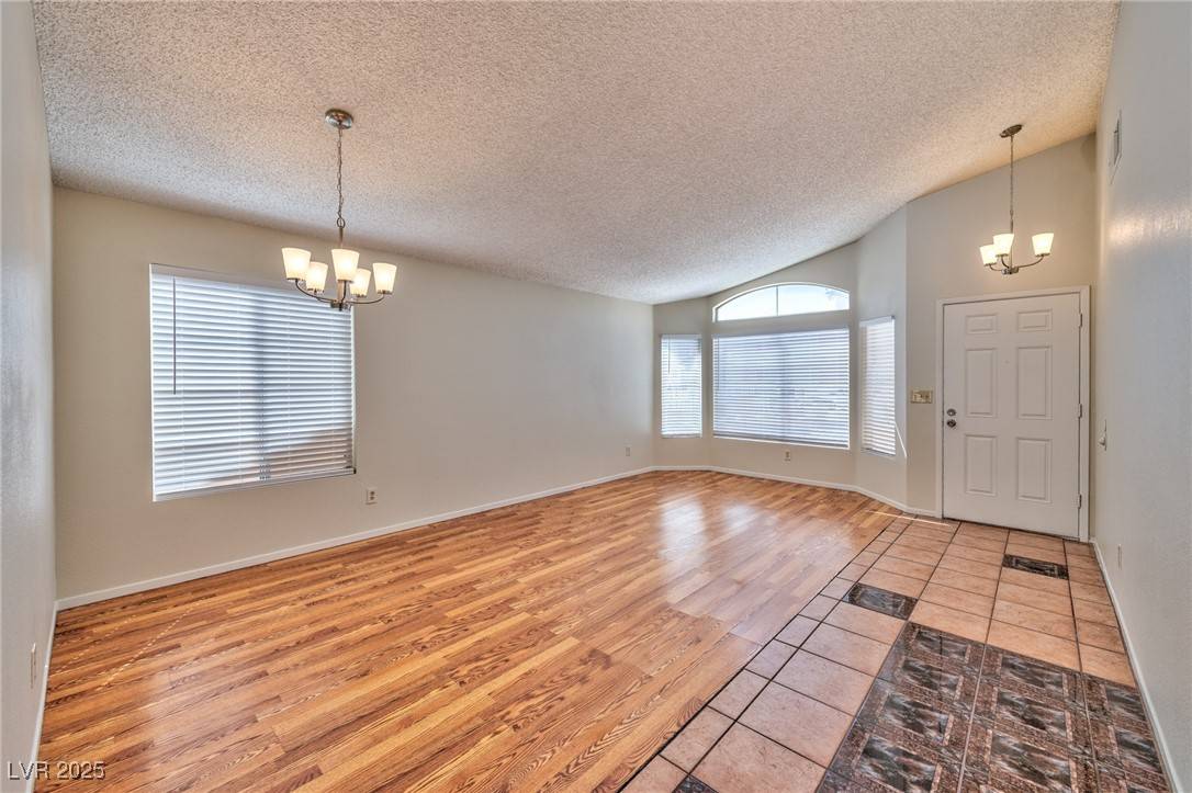Las Vegas, NV 89108,1437 Daybreak DR