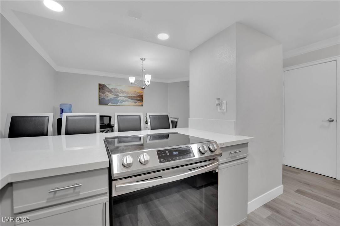Las Vegas, NV 89169,2080 Karen AVE #1