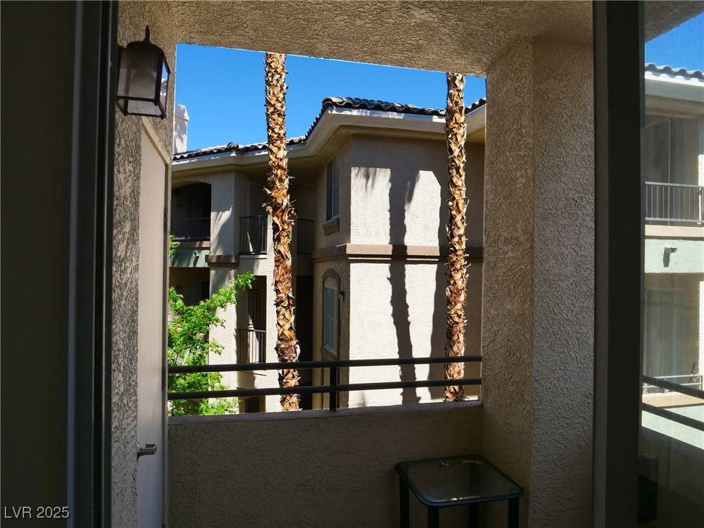 Las Vegas, NV 89113,7147 S Durango DR #211