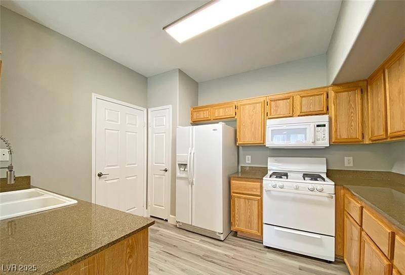 Las Vegas, NV 89129,10550 W Alexander RD #2086