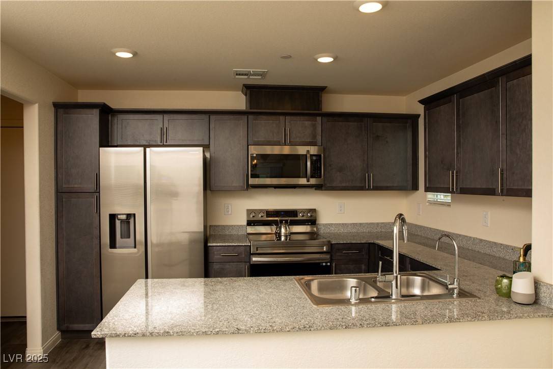North Las Vegas, NV 89086,6824 Satin Silver CT