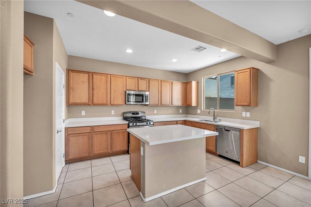 Henderson, NV 89011,637 Our Heritage ST