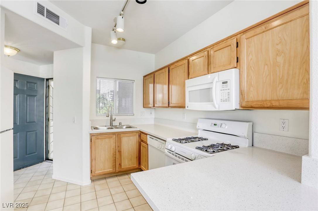 Las Vegas, NV 89128,2117 Echo Bay ST #102