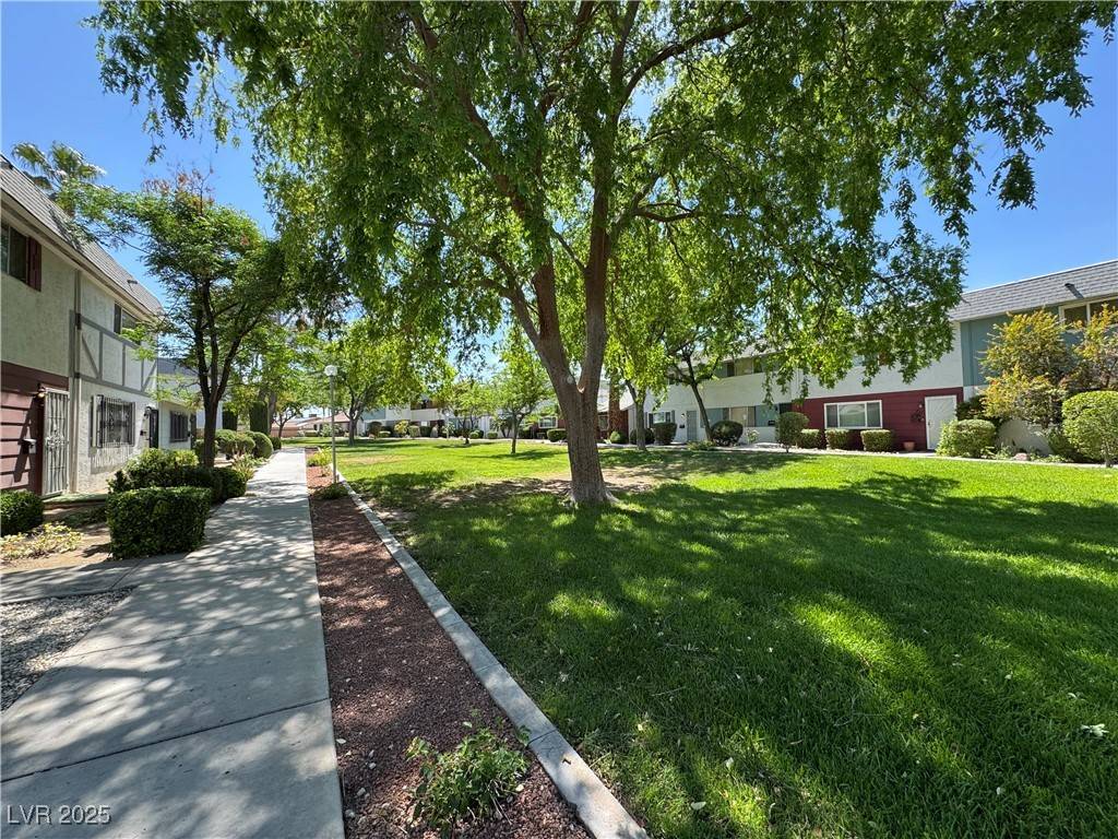 Las Vegas, NV 89121,173 Greenbriar Townhouse WAY
